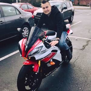 Meet your Posher, Haris